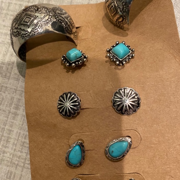 Brand new Turquoise Western earrings set - Picture 3 of 4